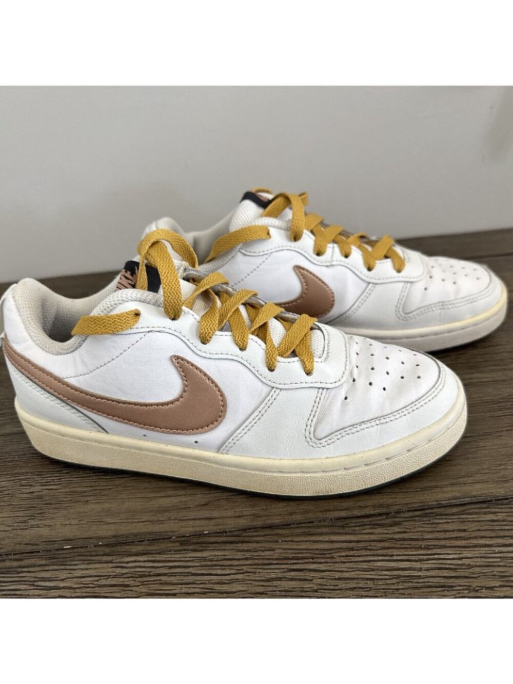 Nike Youth Court Borough Low 2 Shoes White Bronze Yellow US 5Y BQ5448-116 - Picture 8 of 16